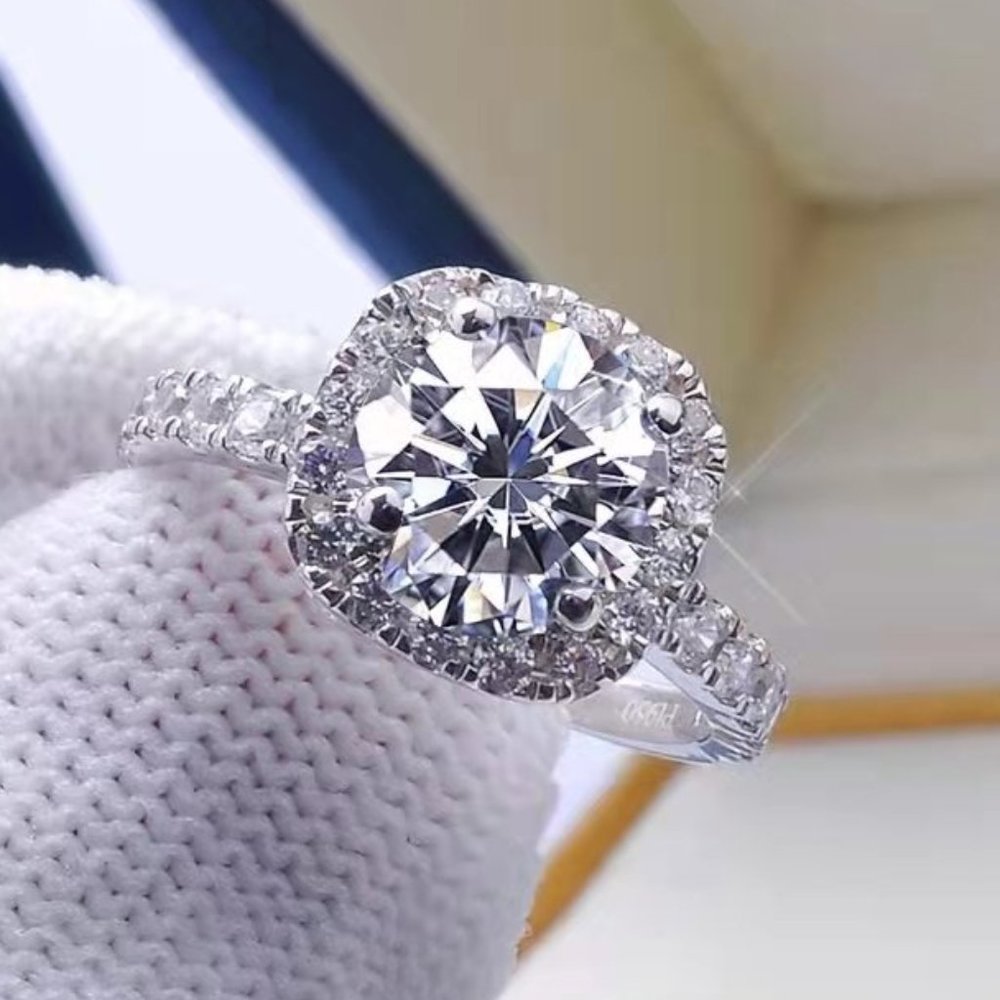 Engagement Ring with 1-Carat GRA Certified Moissanite 925 Sterling Silver